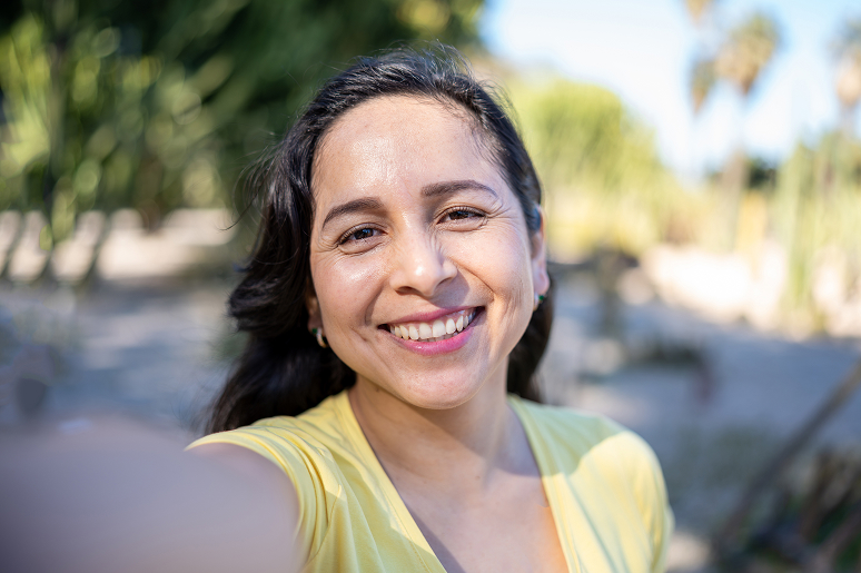 All-on-4 implants vs traditional dentures comparison
